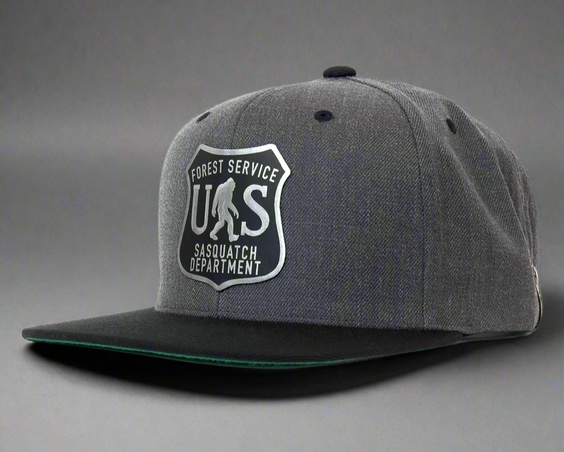 SASQUATCH 6-Panel Flat Snapback Grey Black