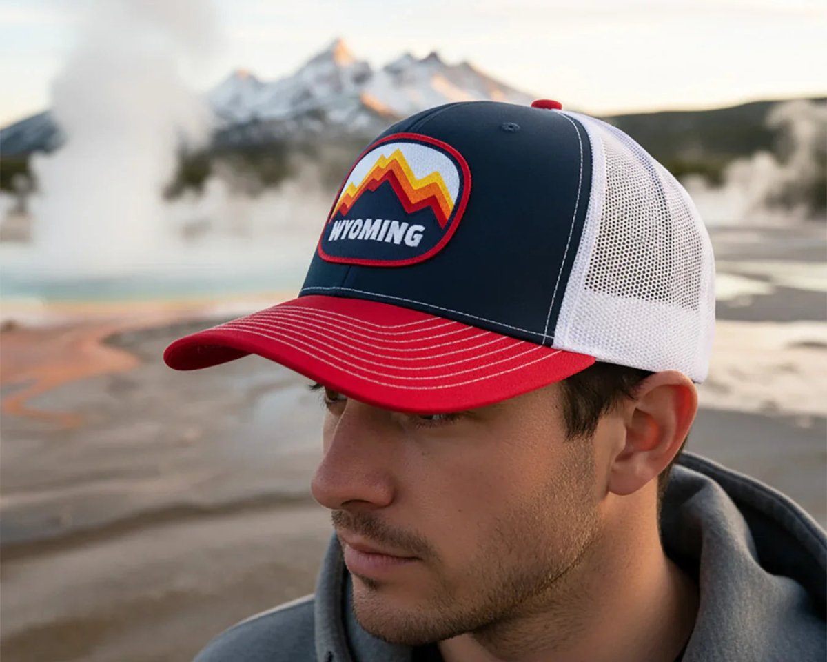 WYOMING PEAKS 6 - Panel Curved Snapback, Richardson 112 Navy Red - Tailgate Hats